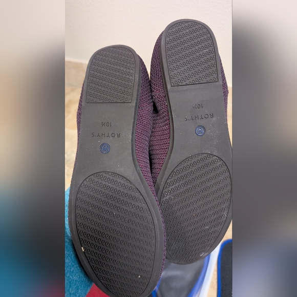 Rothys round toe burgundy 10.5 plus two extra insoles - Picture 3 of 4